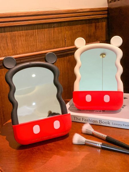 مراية مكياج كبير ميكي ماووس